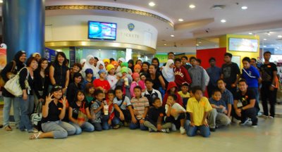 Group Picture :D Picture stolen from Shazdil